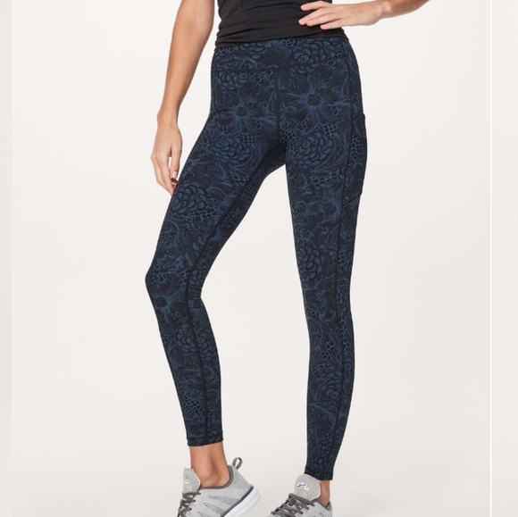 Lululemon Speed Up Tight(Full On Luxtreme 28") - Picture 1 of 5